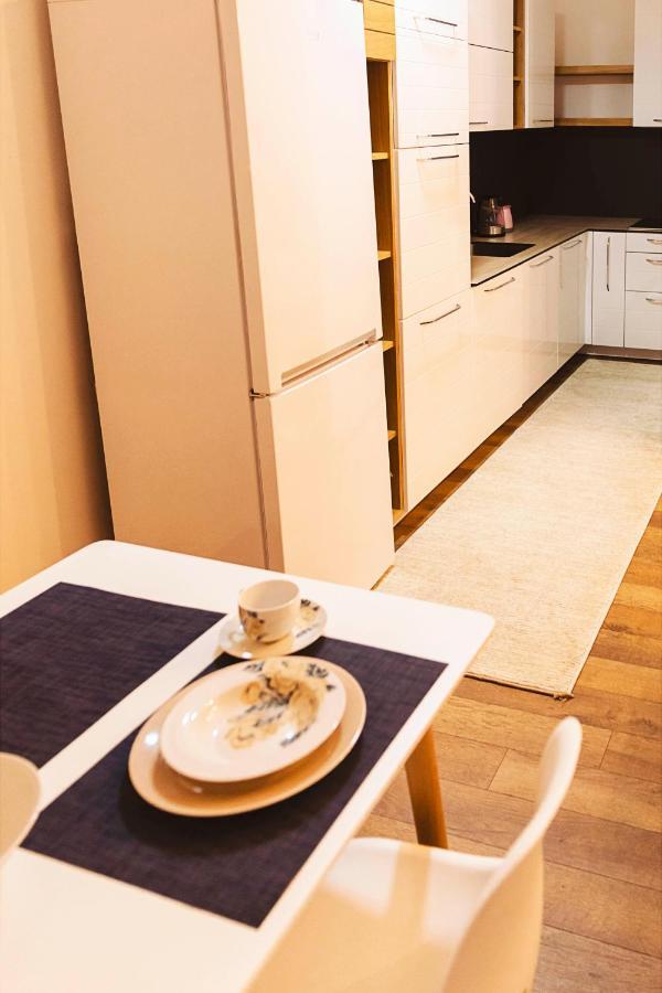 Lina - Prn, Tower Prishtina Apartman Pristina Kültér fotó